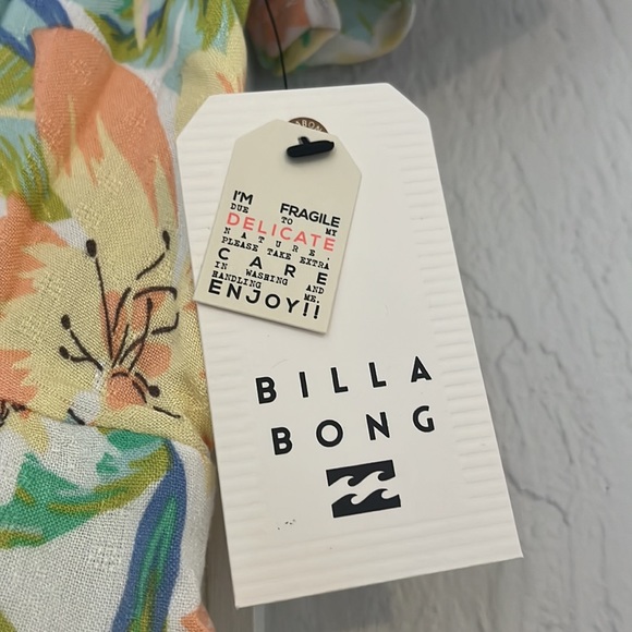 Jet Set Short Sleeve V-Neck Slit Hem Midi Dress - Picture 3 of 5